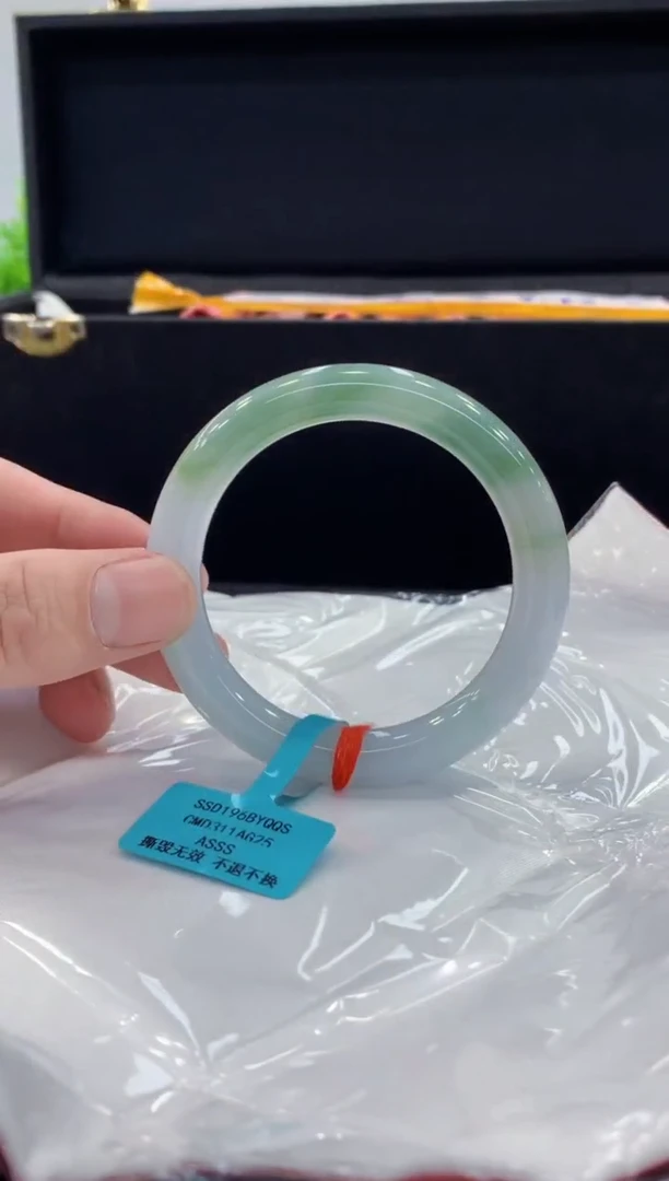 未镶嵌手镯翡翠翡翠手镯