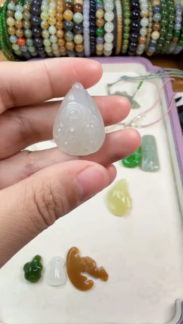 颈饰未镶嵌和田玉J莲蓬手机挂