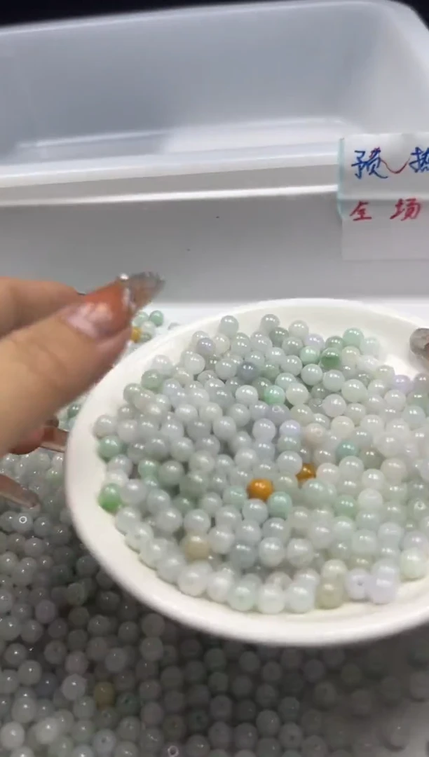 翡翠未镶嵌颈饰x1393浅色翡翠6mm*30颗