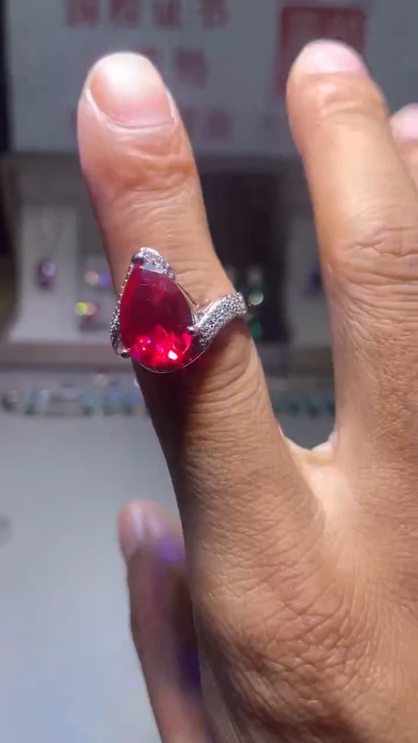 铂Pt950镶嵌戒指红宝石206