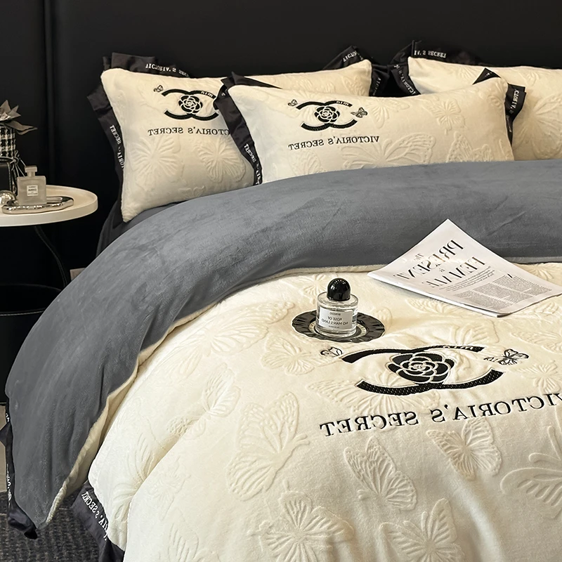 富安娜轻奢高级感秋冬牛奶绒四件套2025新款绣花保暖被套床单床品