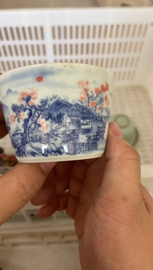 摄影的产品有使用过的痕迹有点脏介意勿拍