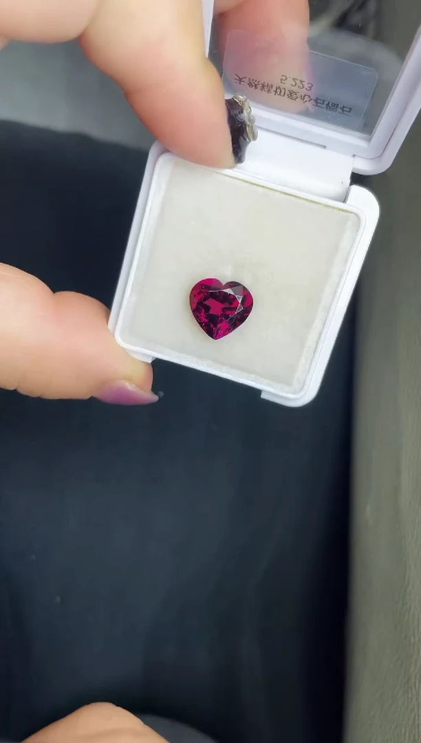 未镶嵌裸石石榴石5.223ct