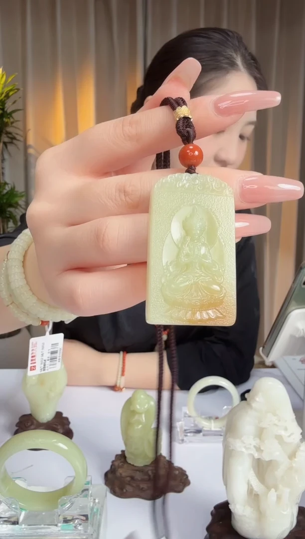 未镶嵌和田玉挂件闪购 一级黄观音牌52*30