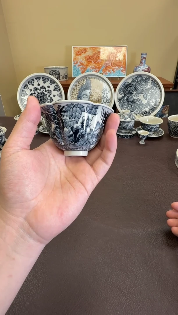 二号釉穿花龙方杯