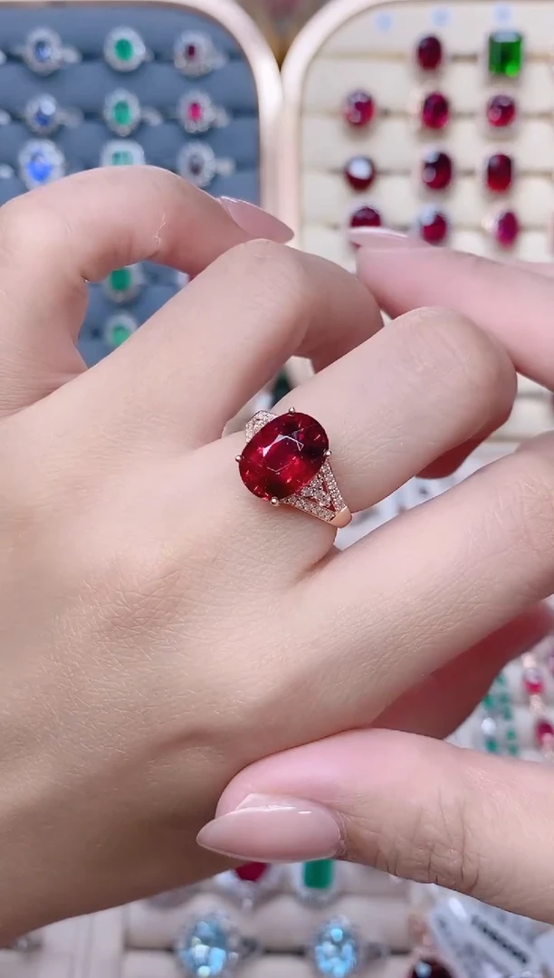 18K金镶嵌碧玺戒指碧玺4.5ct