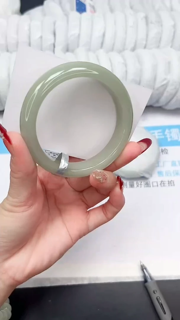 未镶嵌手镯石英质玉43-63.5DK