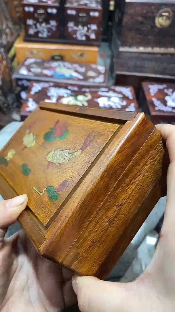 木木雕款盒子一个