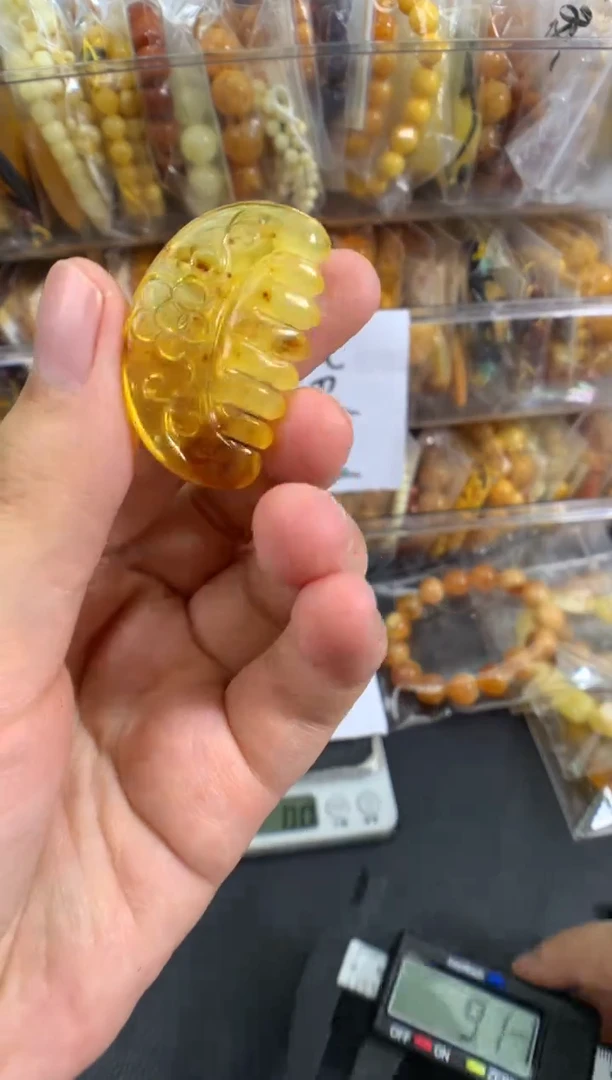 蜜蜡未镶嵌珠宝奇石1
