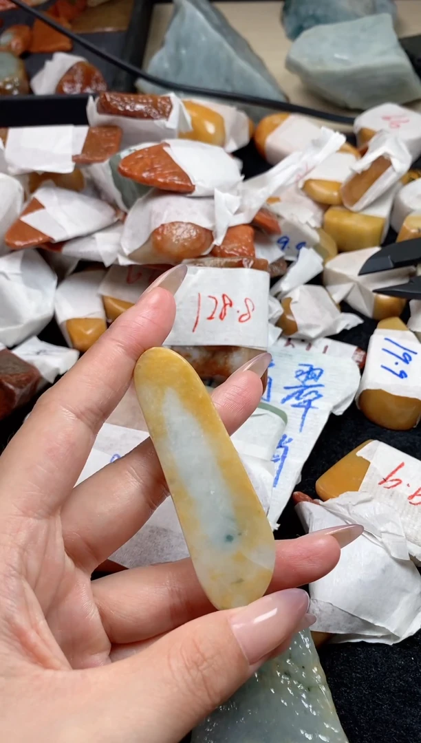 翡翠裸石翡翠挂件裸石