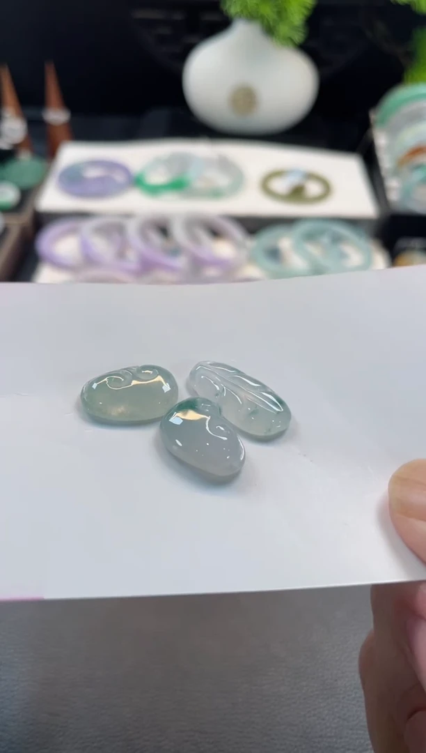 颈饰未镶嵌翡翠34号链接 有纹裂