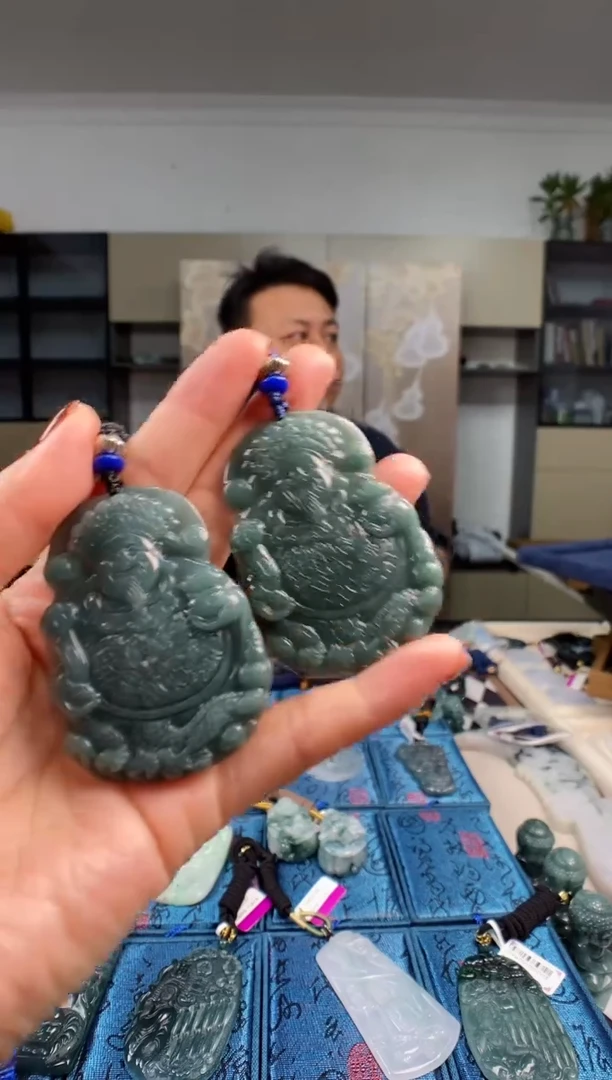 颈饰未镶嵌翡翠多样性发其一