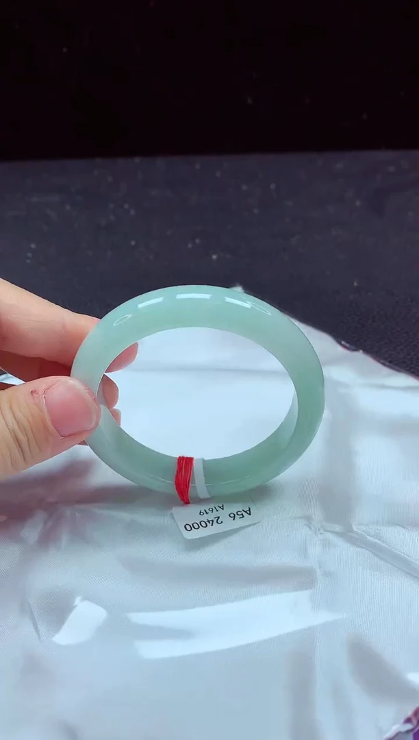 【闪购商品】翡翠手镯未镶嵌镯子56+