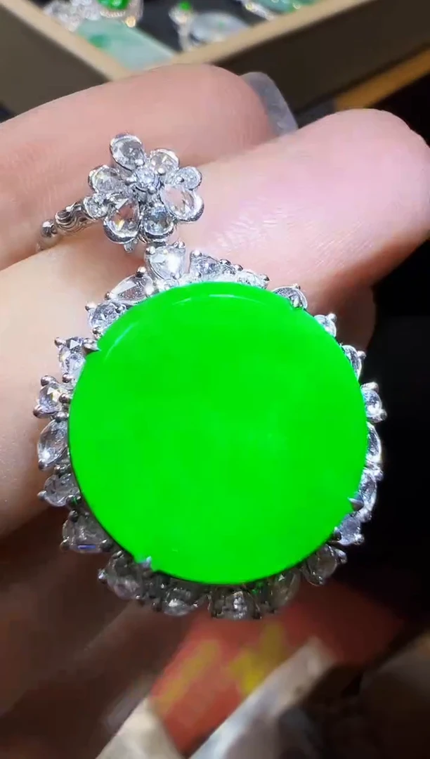 翡翠18K金镶嵌吊坠(不含链)圆牌