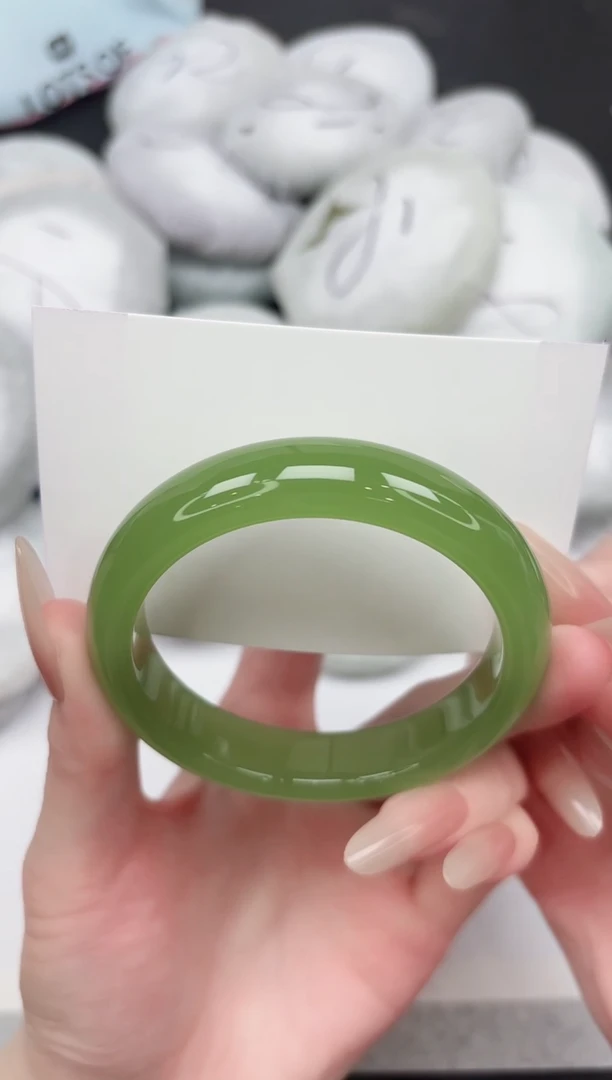 未镶嵌手镯石英质玉45-54.2