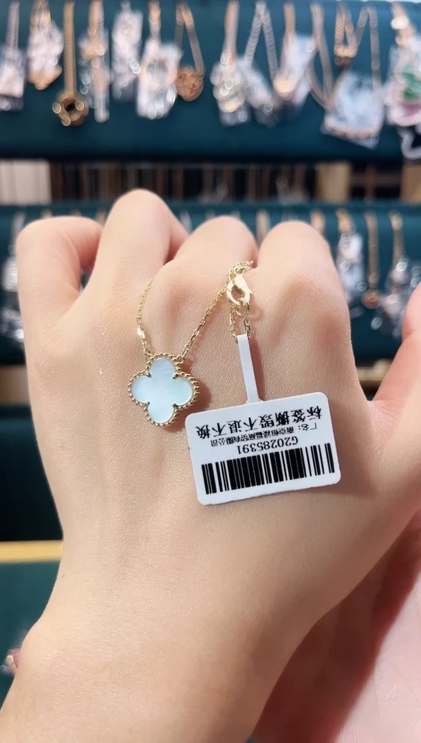 18K金镶嵌贝壳（贝母）套链18K金镶嵌 K黄四草
