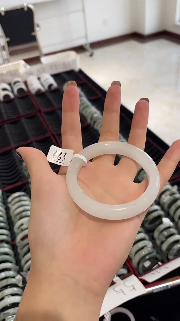 未镶嵌手镯石英质玉663