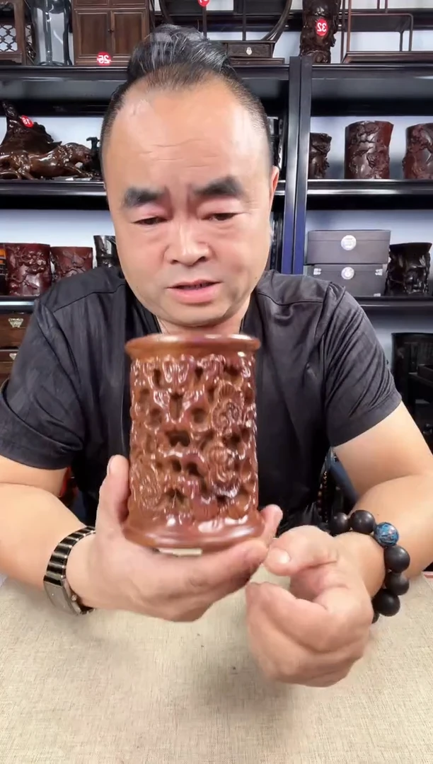 木黄笔筒老李红木工艺品