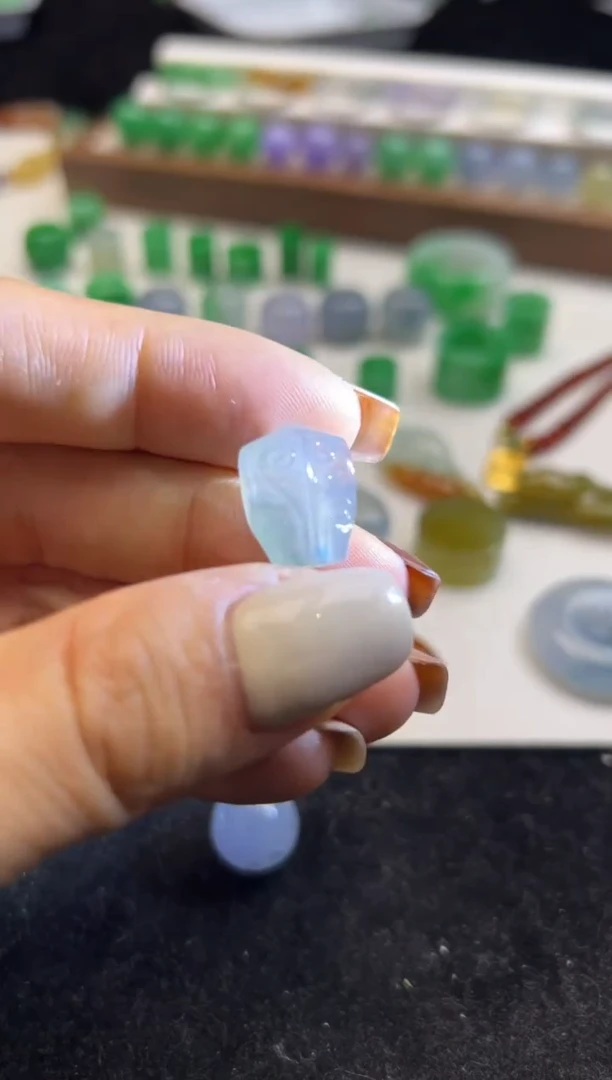 未镶嵌定制翡翠三通2500