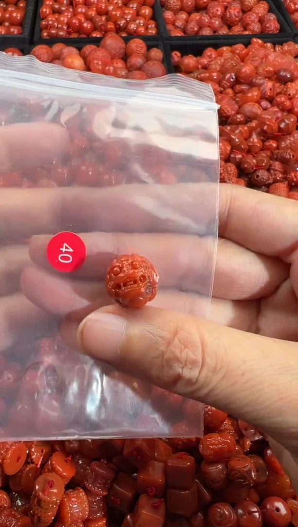 南红玛瑙未镶嵌颈饰1
