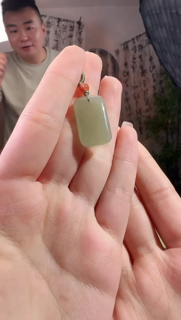 和田玉未镶嵌颈饰无事牌