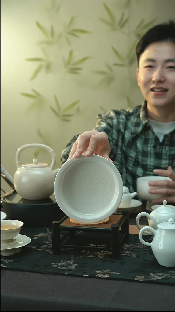 全品 彭州白瓷 碟子 带雕刻