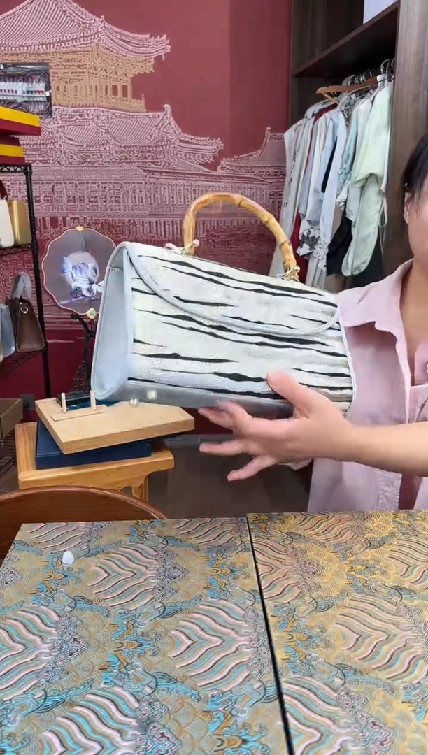 刺绣非遗唐锦包包