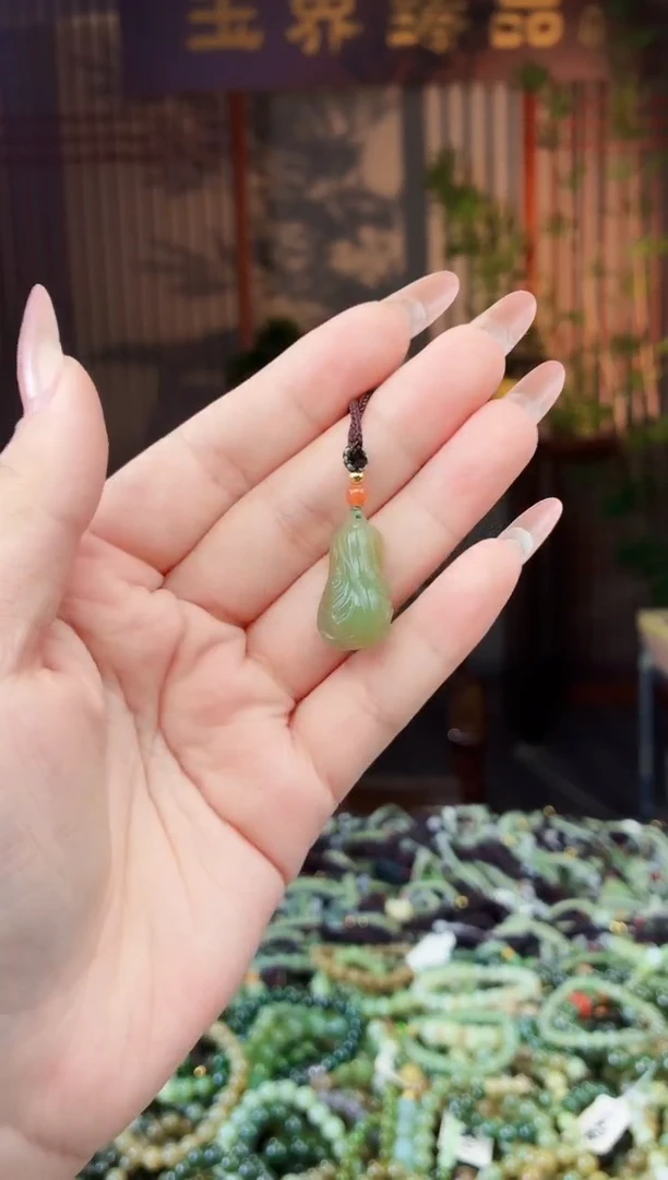 和田玉未镶嵌颈饰拍一发一