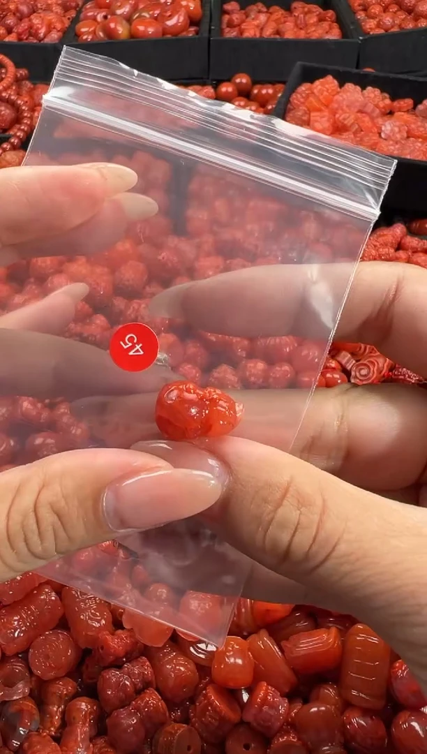 颈饰未镶嵌南红玛瑙1