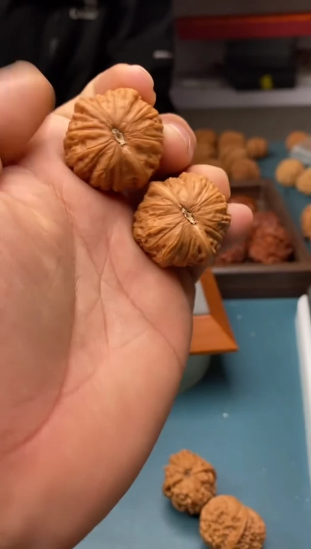 吊坠文玩核桃铁锤妹妹b159