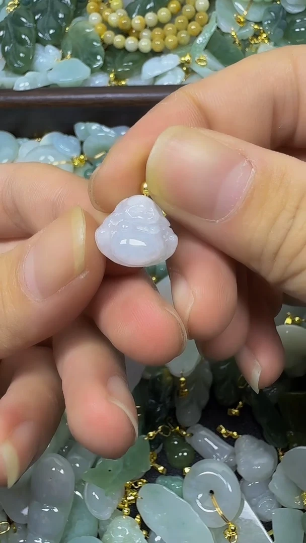 颈饰未镶嵌翡翠颈饰未嵌镶翡翠