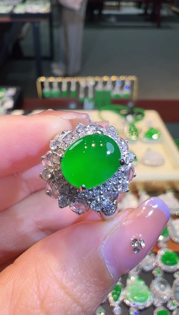 【闪购商品】翡翠戒指18K金镶嵌翡翠