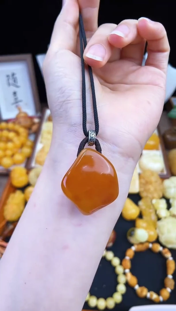 未镶嵌琥珀珠宝奇石柒月