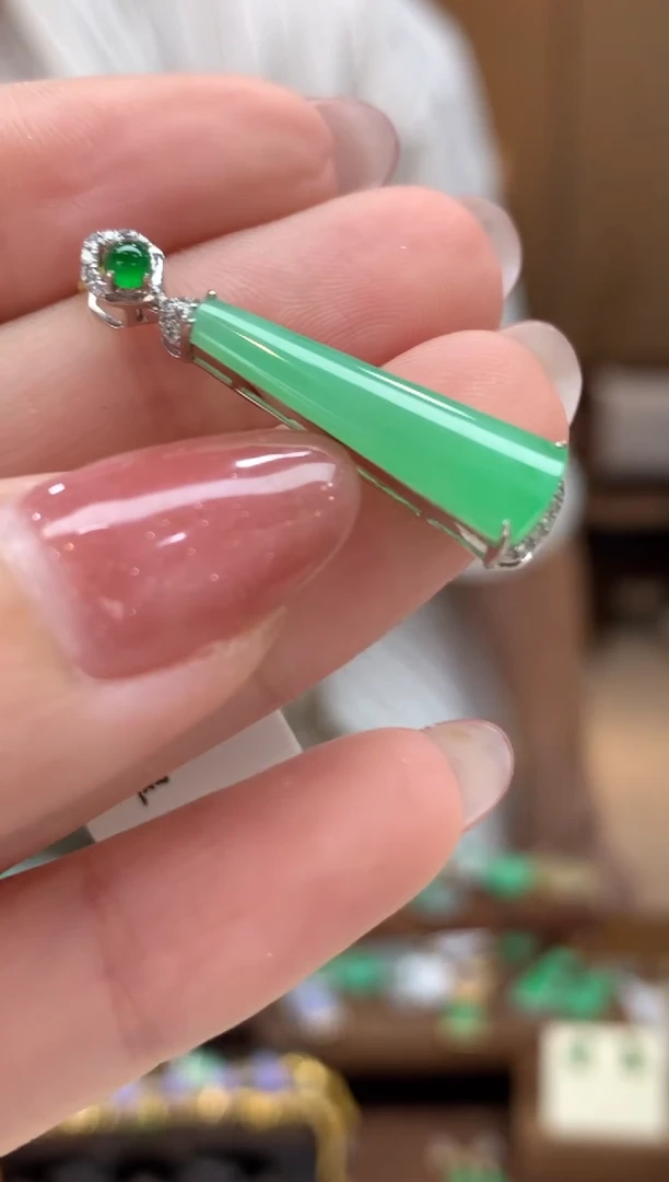 翡翠18K金镶嵌吊坠(不含链)无事柱