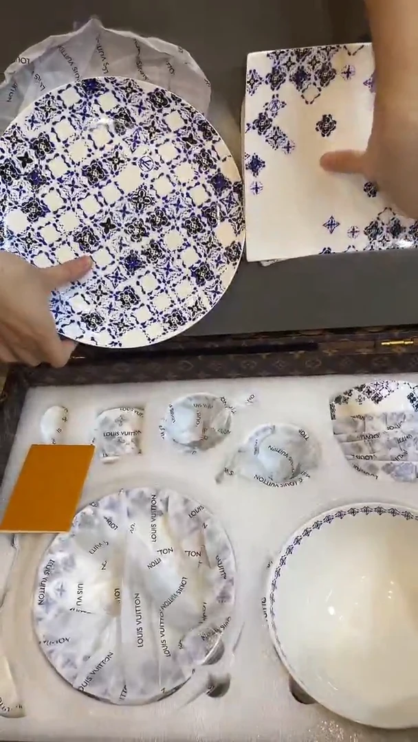 杯鸿辉家品牌瓷器，京东包邮！