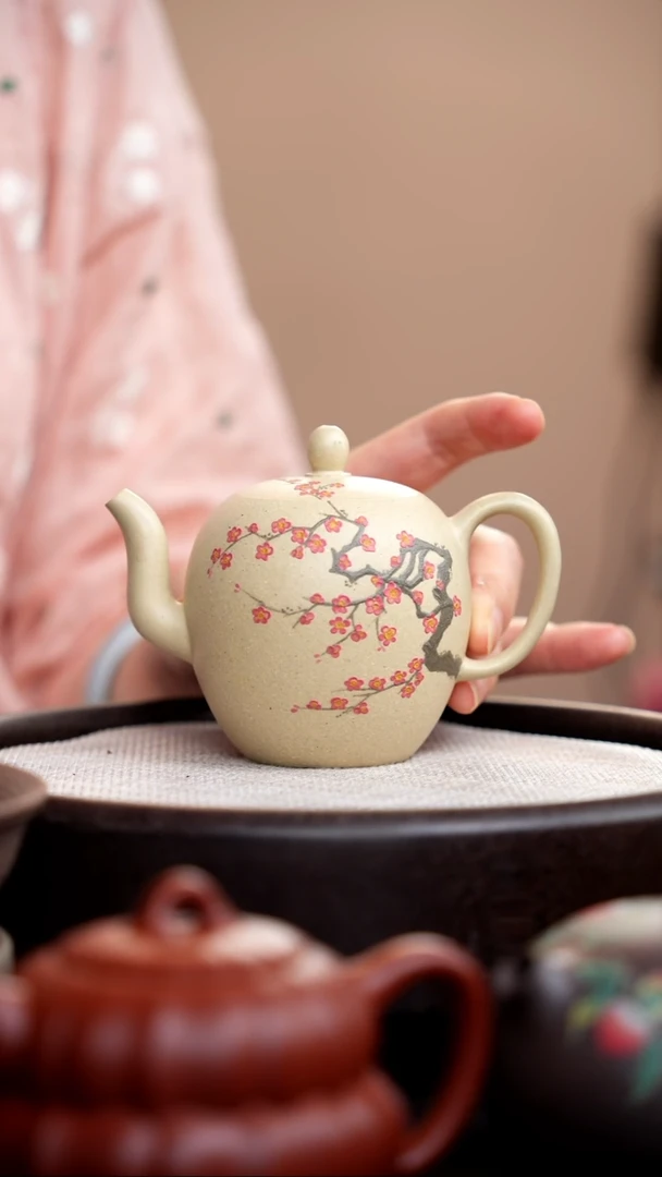 茶壶紫砂本山绿美人肩泥绘红梅