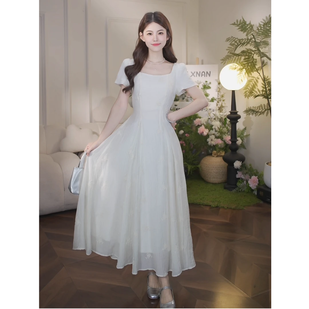 鹿向南[花影云裳]新款夏季显瘦法式仙气刺绣圆领连衣裙DYL661858