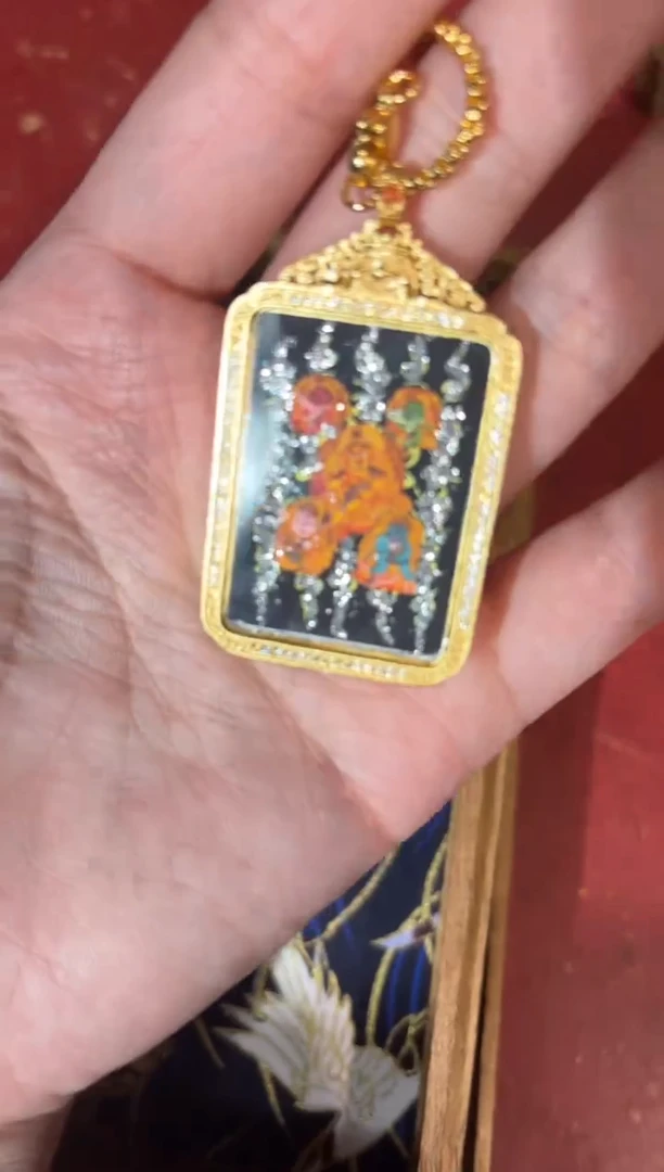 吊坠龙妹的唐卡tk16