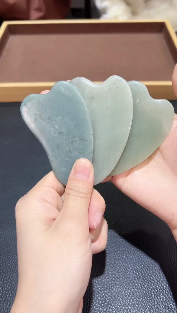 【闪购商品】和田玉吊坠(赠链)未镶嵌且末料青白刮痧板多样性发一