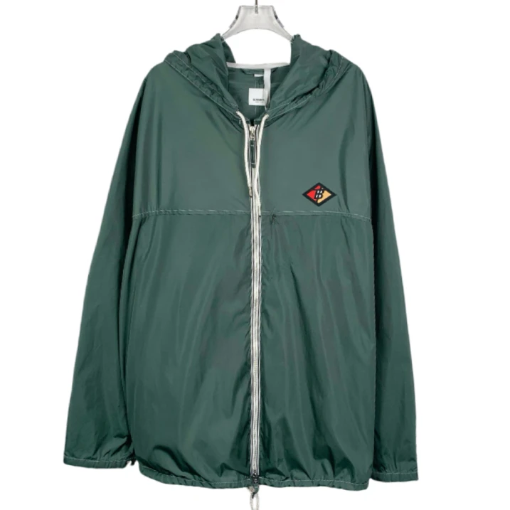 99新 BURBERRY/博柏利 logo徽标贴饰连帽绿色拉链夹克 XXL码 CS