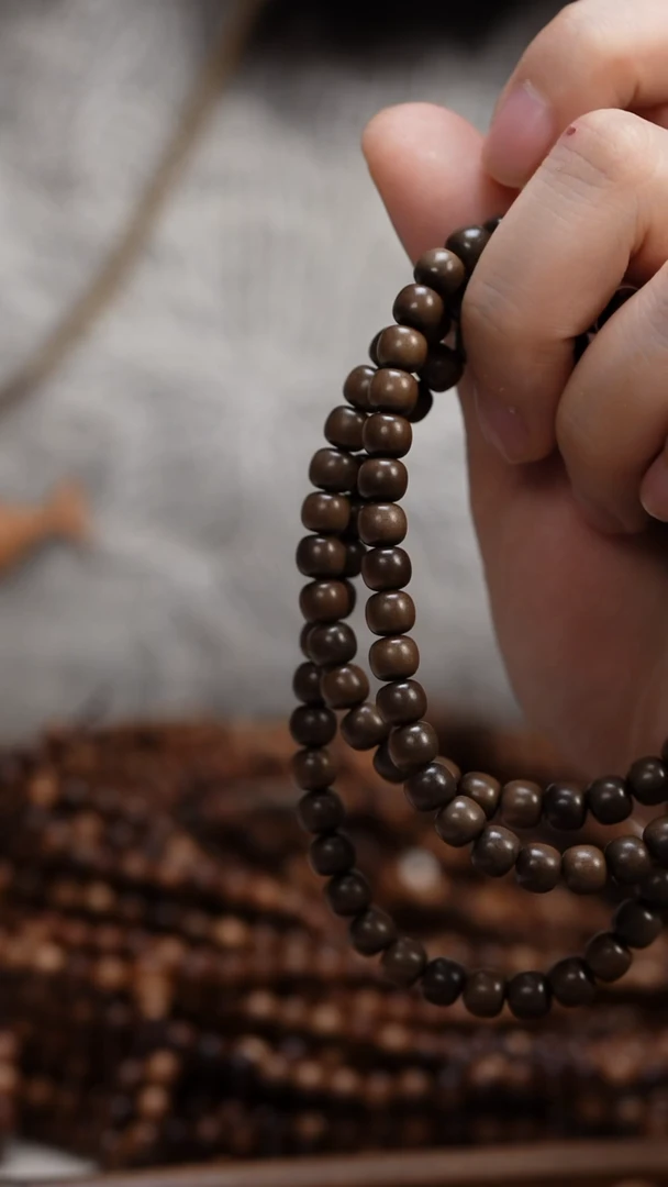 檀香木手串/手链C****女阴沉老山檀香6*7老型多圈108颗