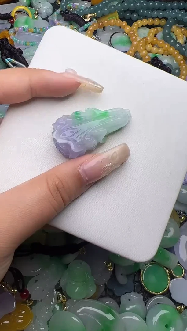 翡翠未镶嵌颈饰天然缅甸翡翠吊坠