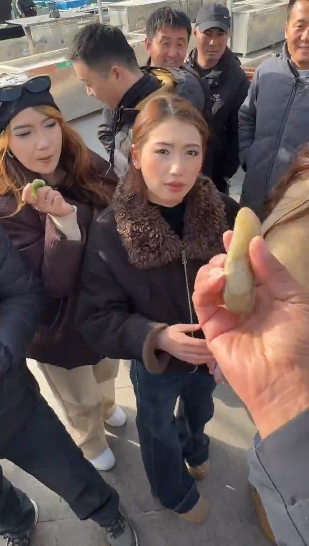 未镶嵌和田玉（糖玉）挂件和田玉