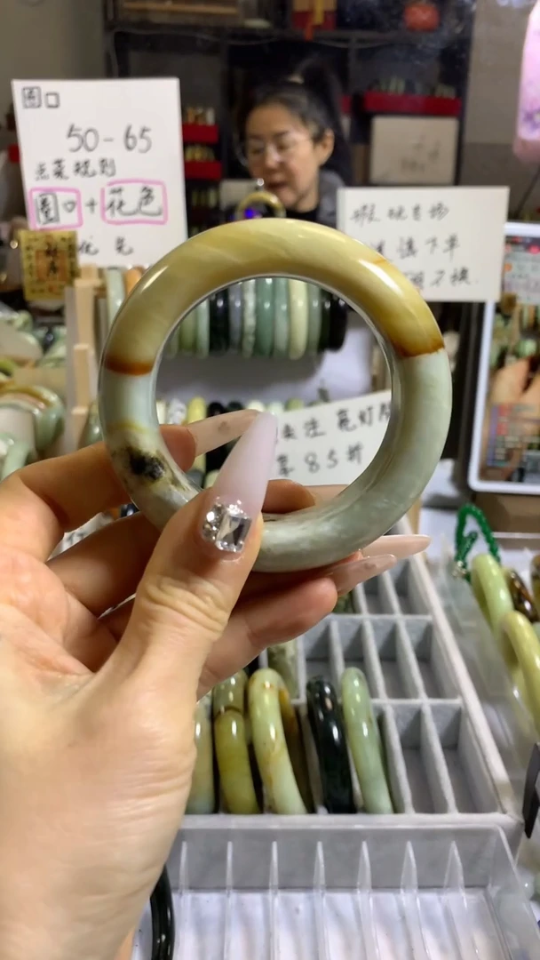 未镶嵌岫玉手镯41 55+ 包容