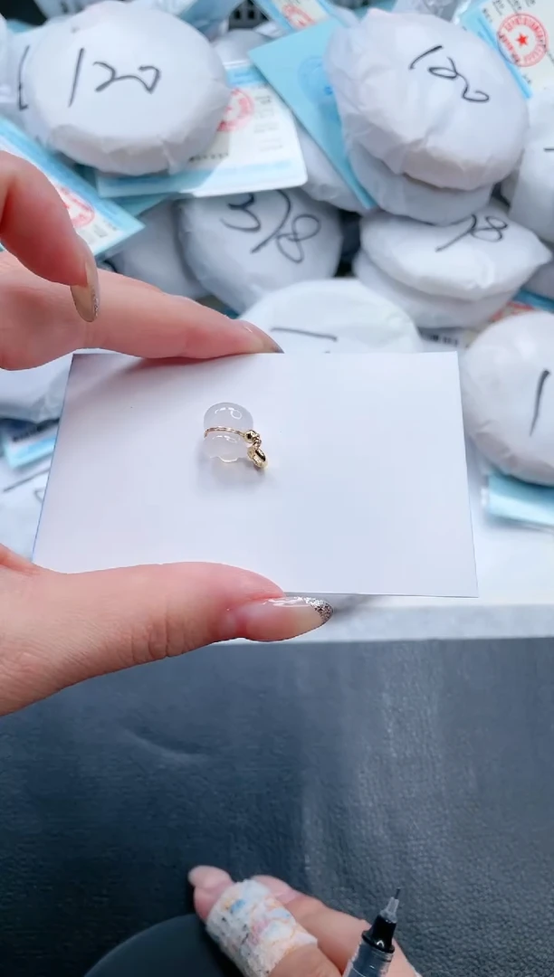 【闪购商品】石英质玉颈饰未镶嵌福袋