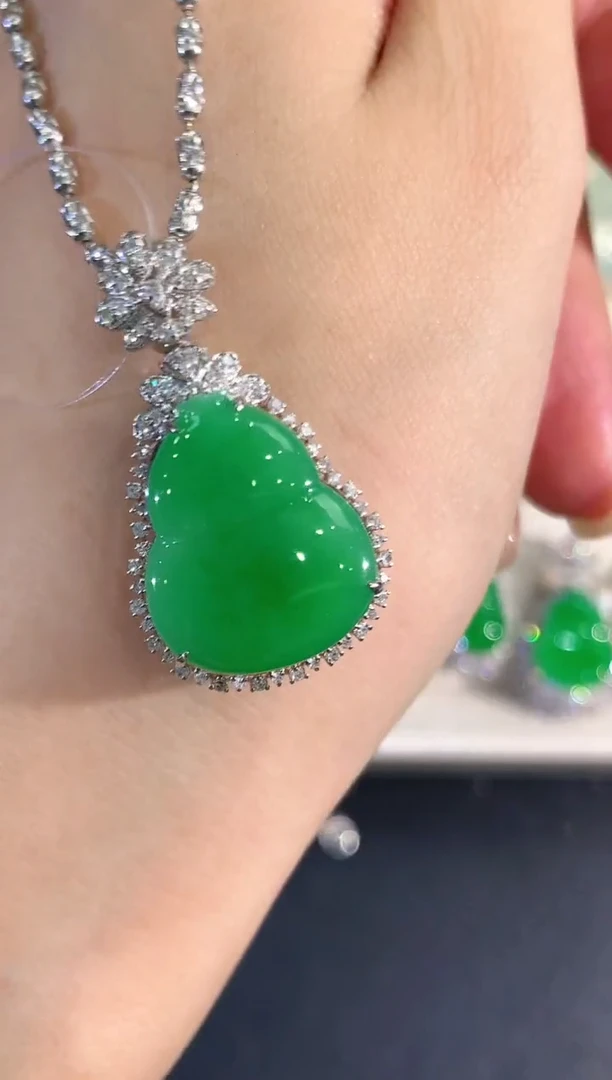 吊坠(不含链)18K金镶嵌翡翠q109