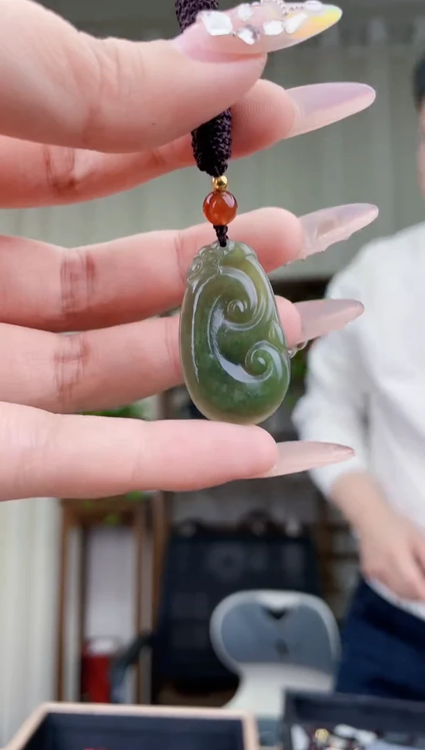 【闪购商品】和田玉挂件未镶嵌拍一发一，多样性发货！