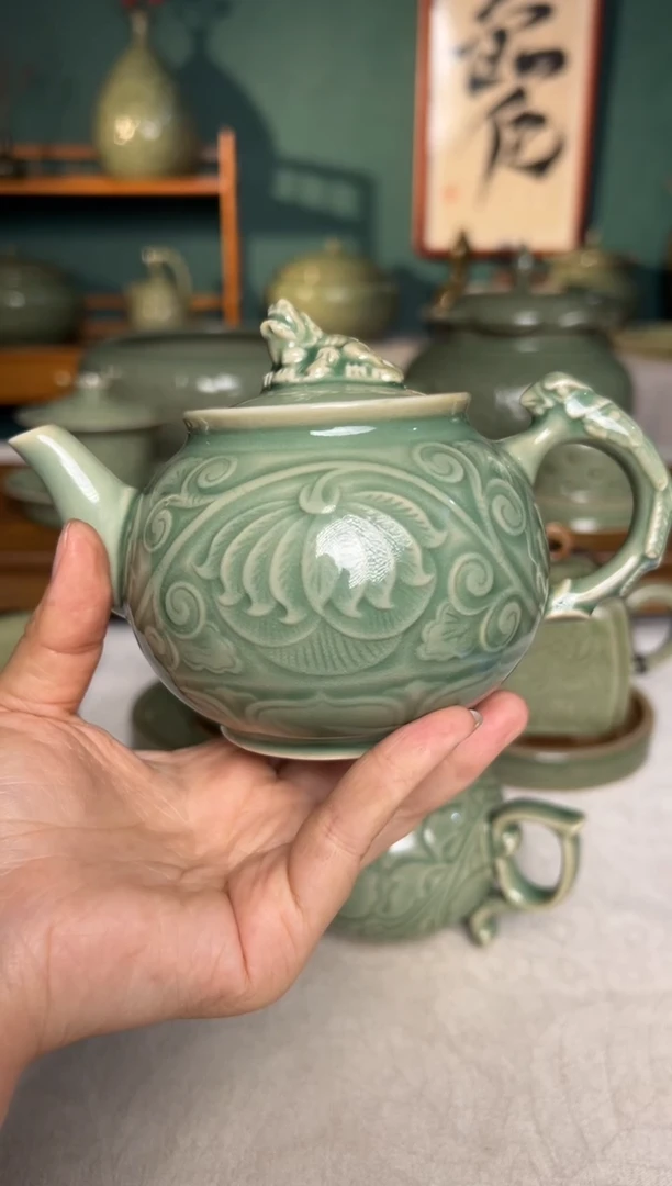 其他耀州窑青釉缠枝牡丹狮子凤凰三王茶壶
