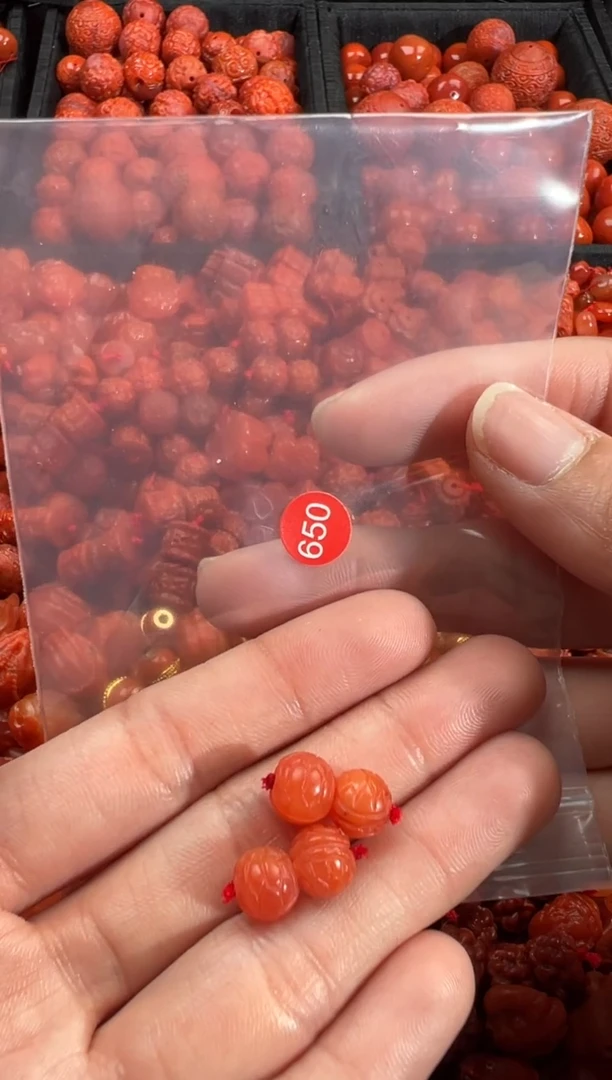 南红玛瑙未镶嵌颈饰1
