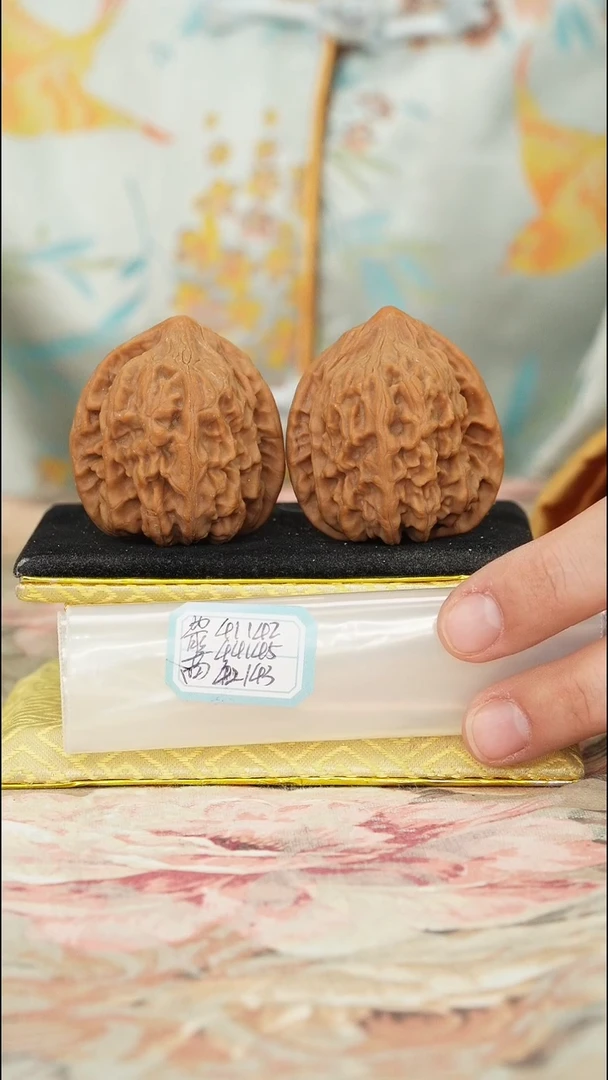 【闪购商品】文玩核桃把件鸡心有修
